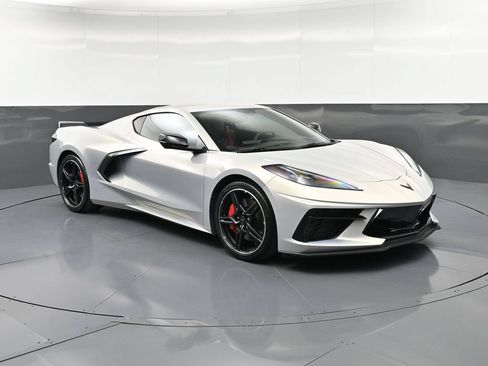 Used 2022 Chevrolet Corvette Stingray Preferred Cpe w/ Z51 Performance Package RWD image 10