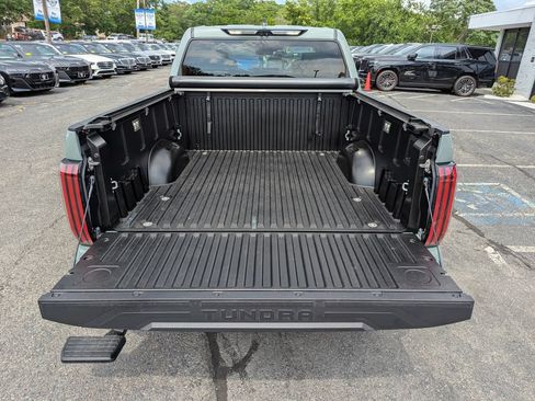 Used 2024 Toyota Tundra Limited AWD/4WD image 43