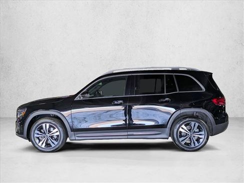 Used 2025 Mercedes-Benz GLB 250 image 9