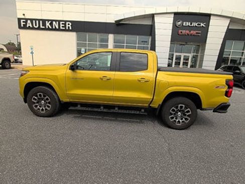 Used 2023 Chevrolet Colorado Z71 w/ Z71 Convenience Package 2 AWD/4WD image 8