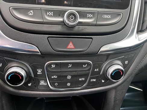 Used 2021 Chevrolet Equinox Premier FWD image 24