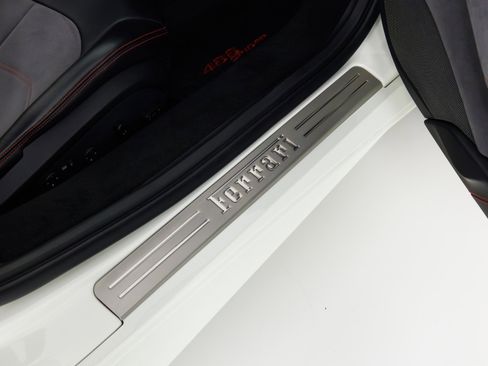 Used 2019 Ferrari 488 Spider image 35