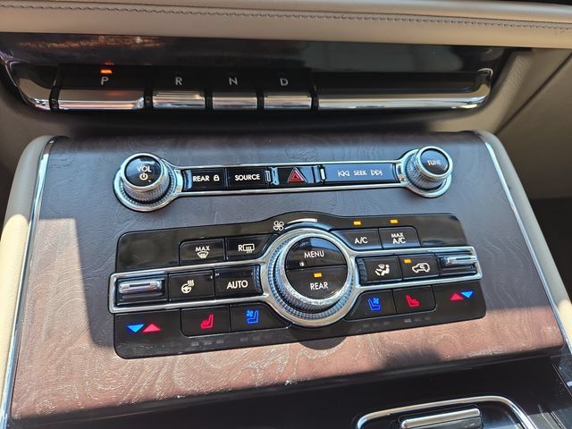 Used 2022 Lincoln Aviator Reserve w/ Elements Package Plus AWD/4WD image 27