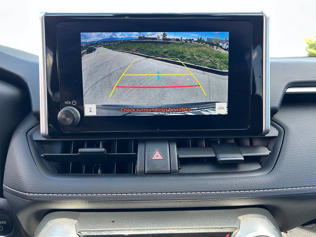 Used 2025 Toyota RAV4 XLE w/ Convenience Package AWD/4WD image 18