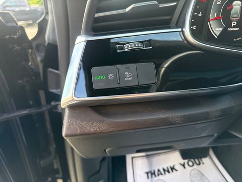 Used 2021 Audi Q8 Premium Plus w/ Premium Plus Package AWD/4WD image 14