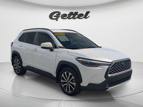 Used 2023 Toyota Corolla Cross XLE w/ Convenience Package image 7