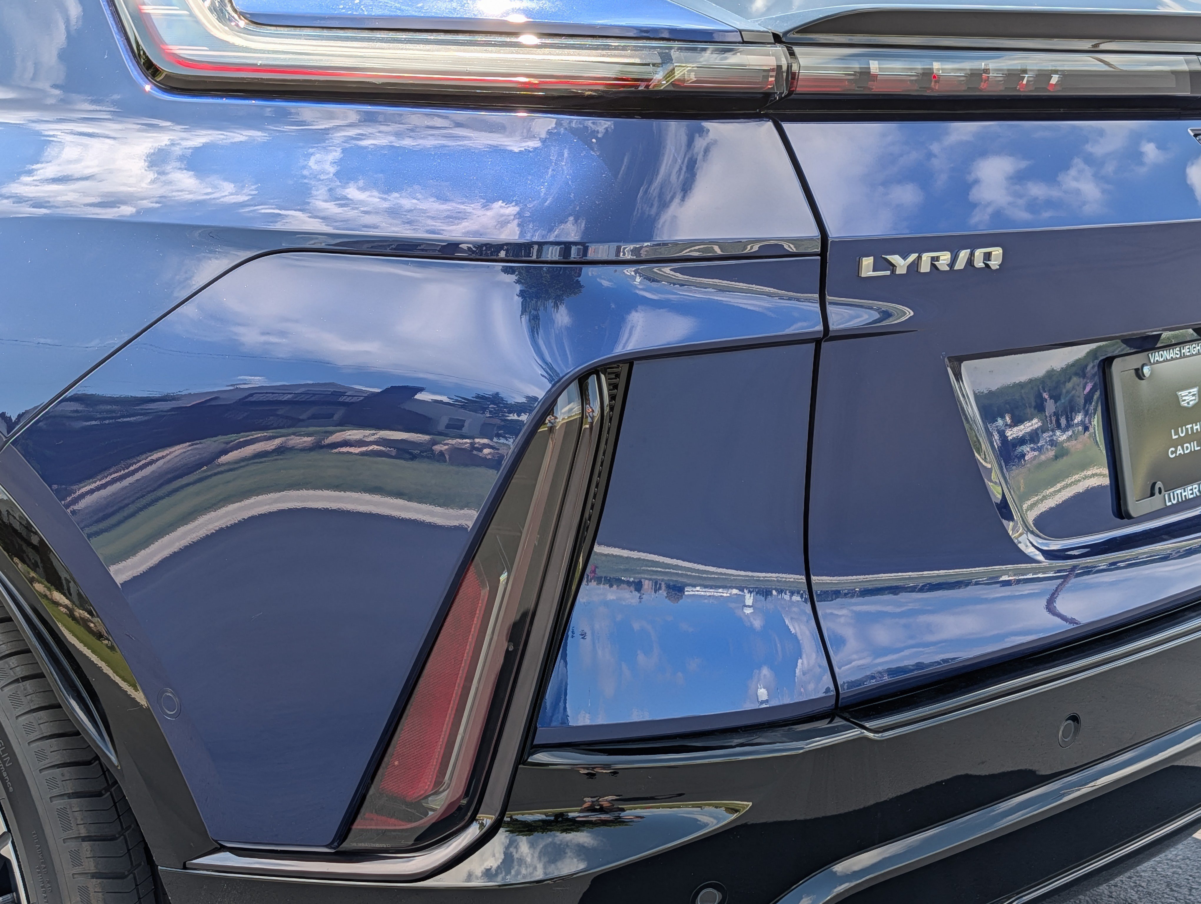 Used 2026 Cadillac Lyriq Premium Sport w/ LPO, Floor Liner Package AWD/4WD image 8