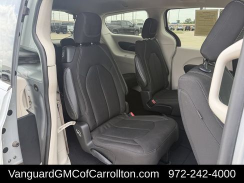 Used 2022 Chrysler Voyager LX FWD image 30