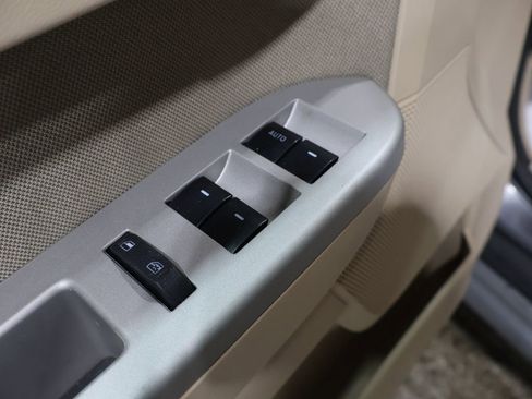 Used 2010 Ford Escape XLT image 13