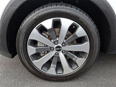 Certified 2022 Kia Telluride S image 8