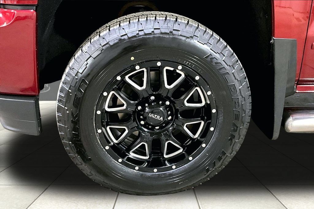 Used 2018 Chevrolet Silverado 1500 LT w/ All Star Edition AWD/4WD image 13