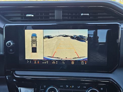 Used 2024 GMC Sierra 1500 AT4 w/ Technology Package image 18