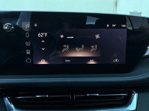 Used 2025 Buick Envista Sport Touring image 29