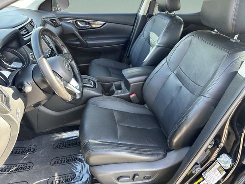 Used 2017 Nissan Rogue Sport SL image 19