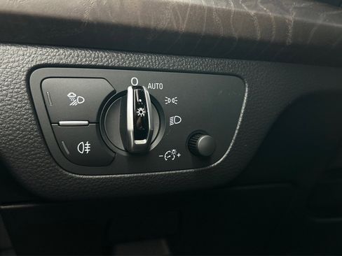 Used 2018 Audi Q5 2.0T Premium AWD/4WD image 29