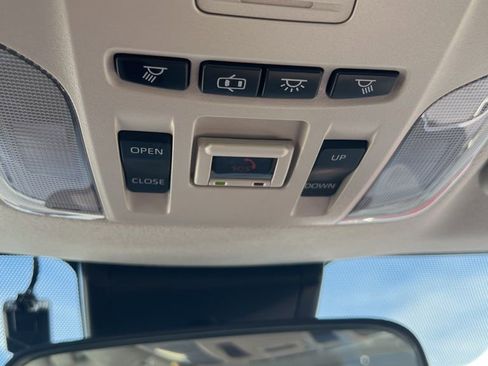 Used 2022 Toyota Corolla LE w/ LE Premium Package image 11