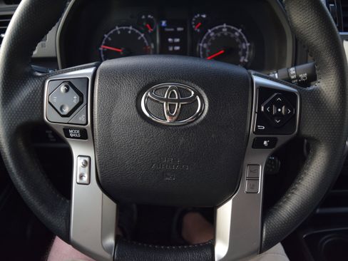 Used 2022 Toyota 4Runner SR5 image 11