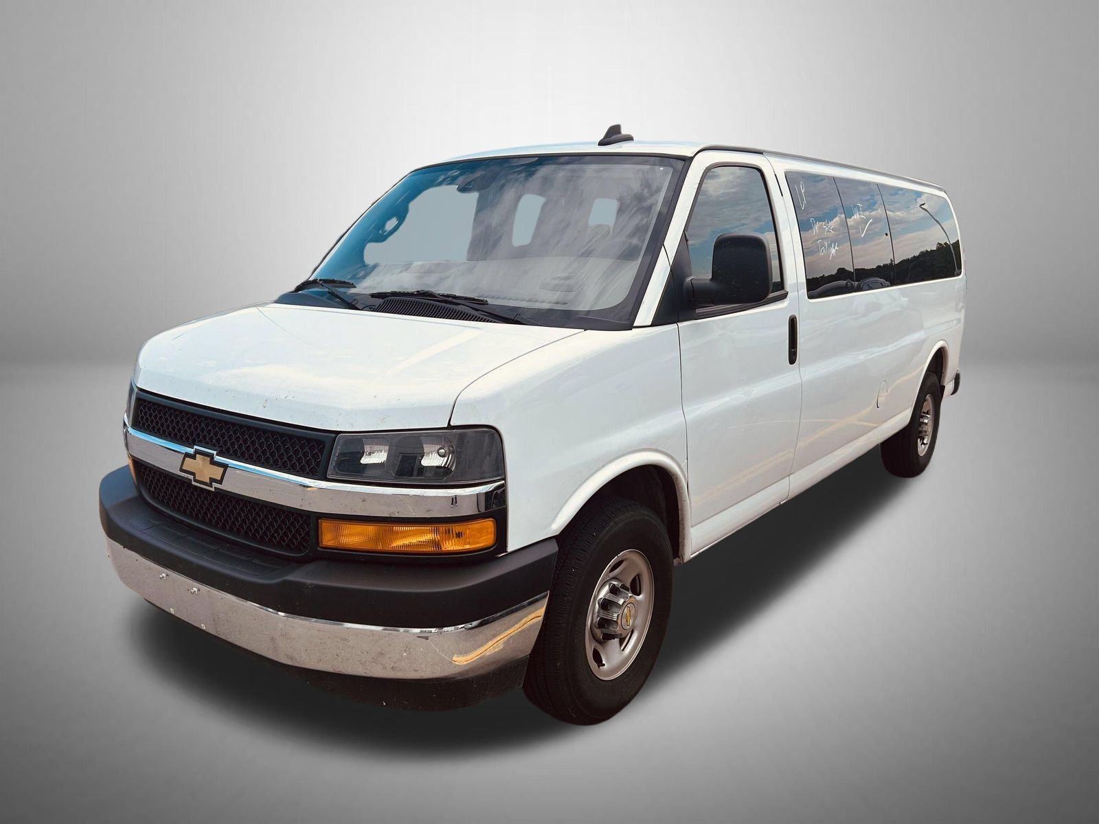 Used 2025 Chevrolet Express 3500 LT w/ LT Preferred Equipment Group RWD image 1