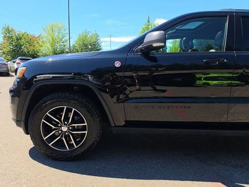 Used 2018 Jeep Grand Cherokee Trailhawk AWD/4WD image 29