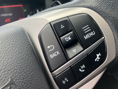 Used 2021 Ford Explorer XLT AWD/4WD image 26