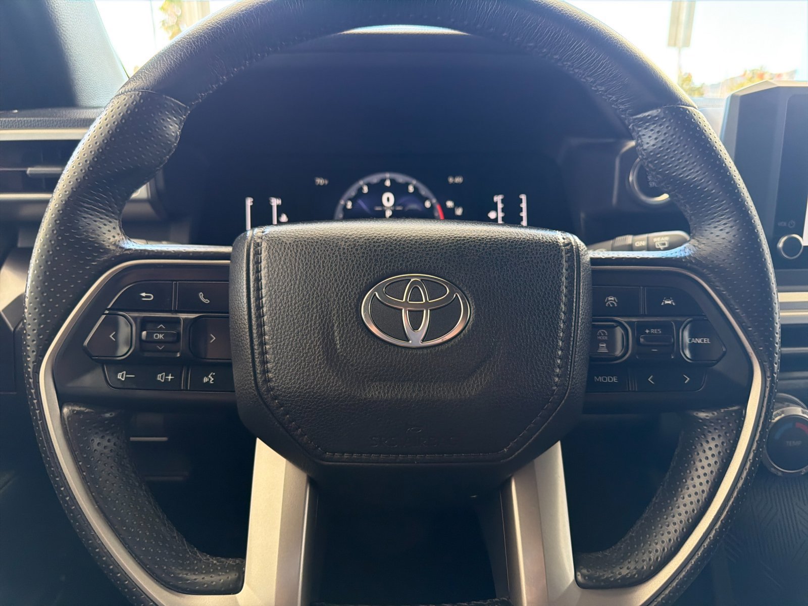Used 2025 Toyota 4Runner SR5 AWD/4WD image 26