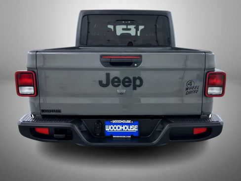 Used 2023 Jeep Gladiator Sport AWD/4WD image 6