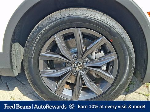 Certified 2022 Volkswagen Tiguan SE AWD/4WD image 12