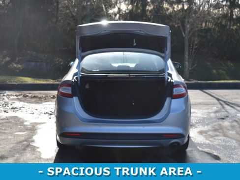 Used 2016 Ford Fusion SE w/ Equipment Group 202A image 19