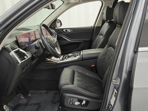 Used 2025 BMW X7 xDrive40i AWD/4WD image 18