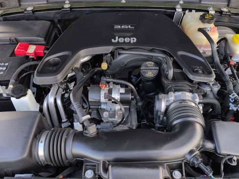 Used 2021 Jeep Wrangler Unlimited Rubicon image 15