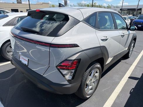 New 2026 Hyundai Kona SE FWD image 3