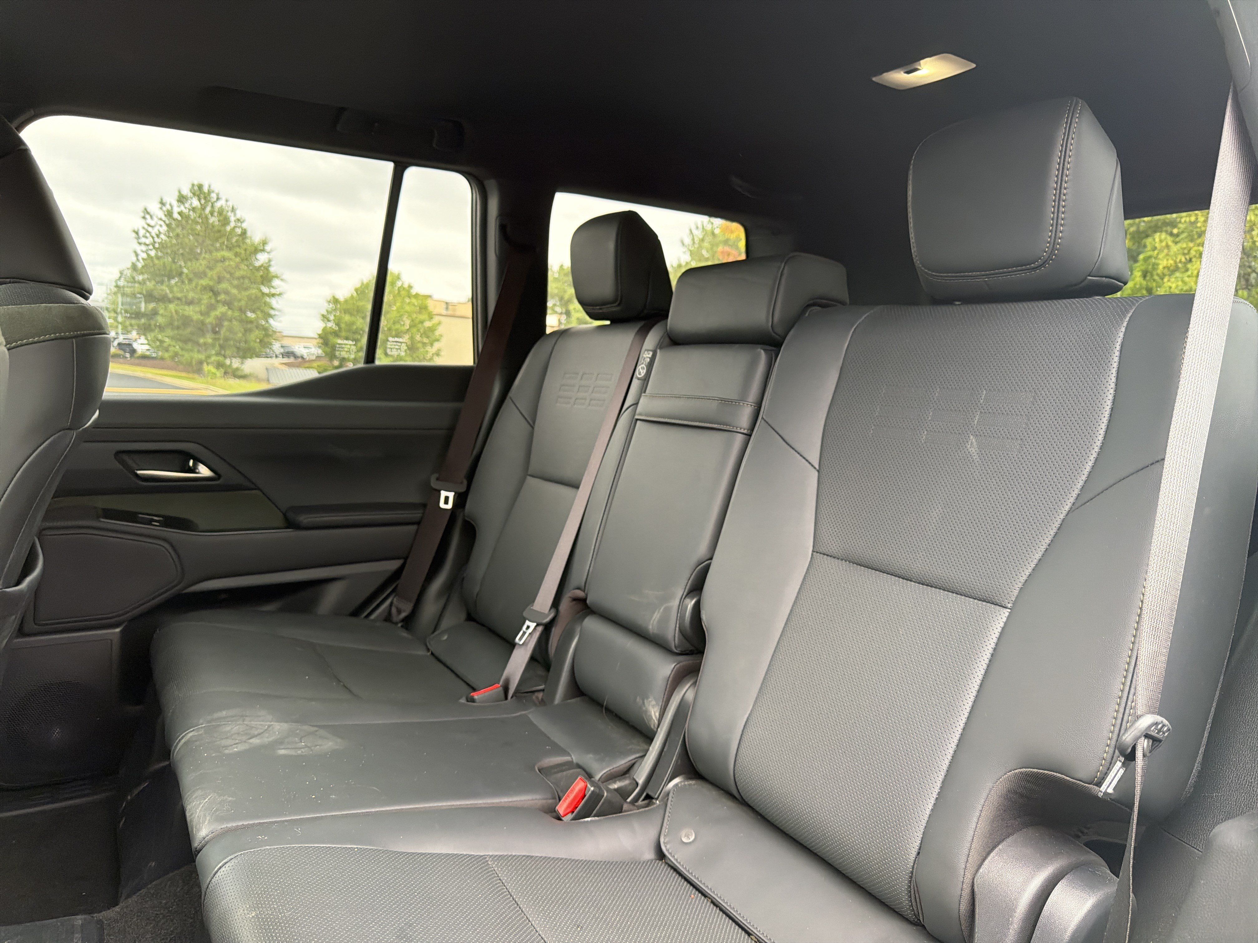 Used 2025 Lexus GX 550 AWD/4WD image 9
