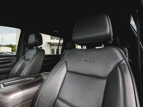 Used 2023 GMC Yukon XL Denali AWD/4WD image 35