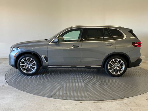 New 2026 BMW X5 xDrive40i image 2