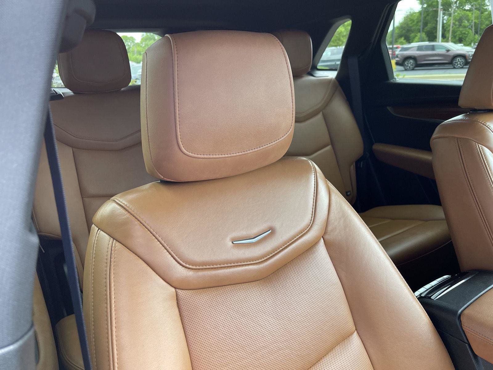 Used 2021 Cadillac XT5 Premium Luxury w/ LPO, Floor Liner Package AWD/4WD image 38