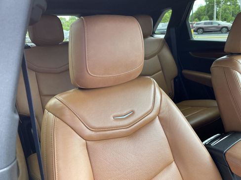 Used 2021 Cadillac XT5 Premium Luxury w/ LPO, Floor Liner Package AWD/4WD image 38