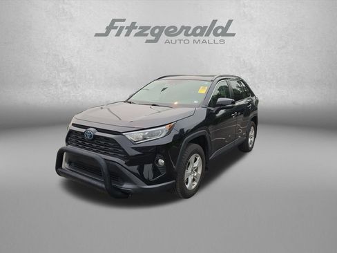 Used 2019 Toyota RAV4 XLE w/ Convenience Package AWD/4WD image 3