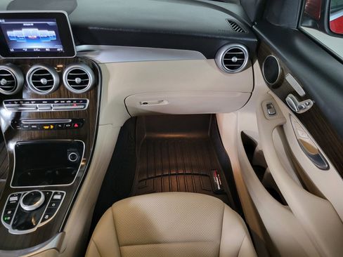 Used 2018 Mercedes-Benz GLC 300 image 24