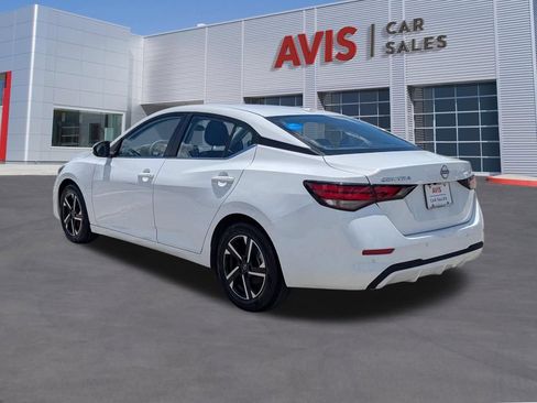 Used 2025 Nissan Sentra SV FWD image 9