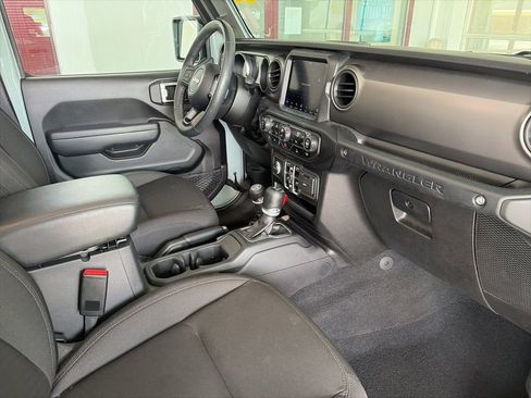 Used 2023 Jeep Wrangler Unlimited w/ Sun & Screen Package image 7