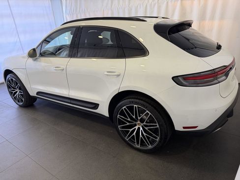 New 2026 Porsche Macan image 3