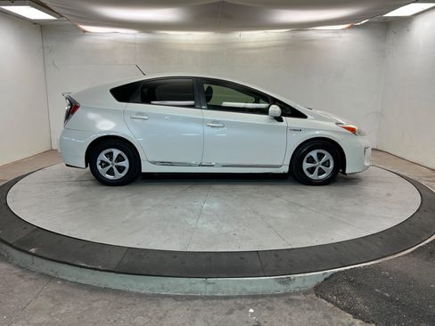 Used 2013 Toyota Prius Three w/ Solar Roof Pkg image 7