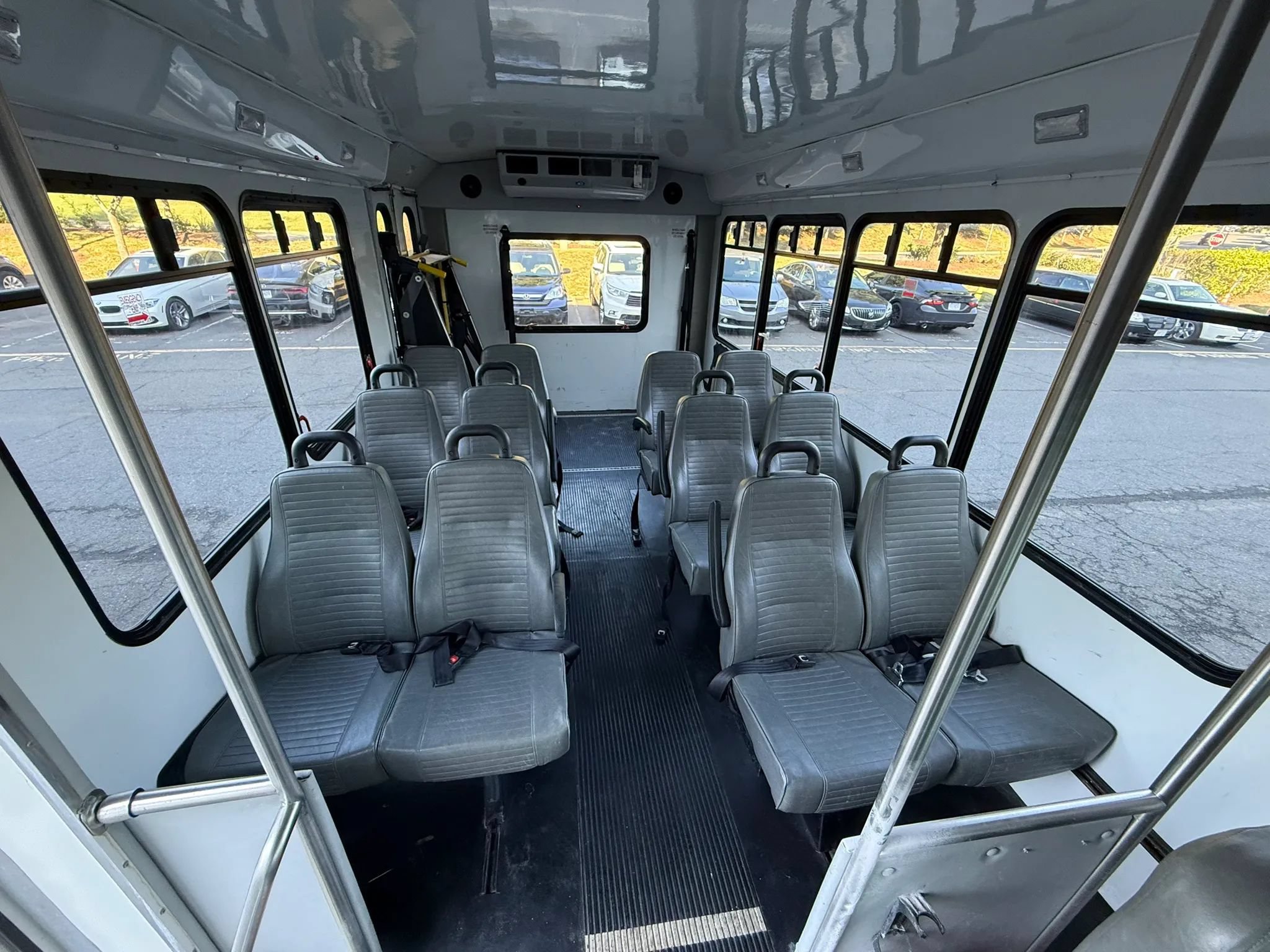 Used 2013 Ford E-350 and Econoline 350 Super Duty w/ Shuttle Bus Prep Pkg RWD image 27