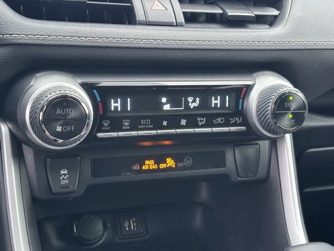 Used 2023 Toyota RAV4 XLE image 6