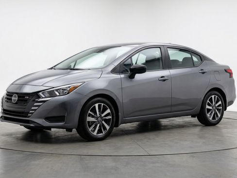 Used 2025 Nissan Versa SV FWD image 3