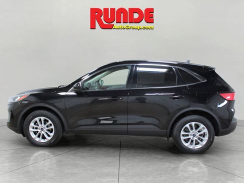 Used 2020 Ford Escape SE image 2