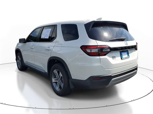 Used 2025 Honda Pilot EX-L image 4
