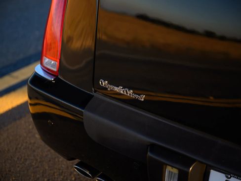 Used 2009 Cadillac DTS Hearse FWD image 36