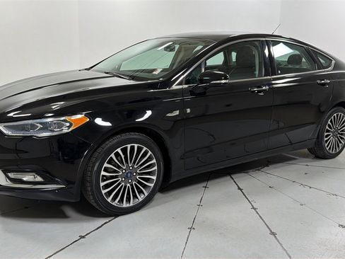 Used 2017 Ford Fusion SE image 1