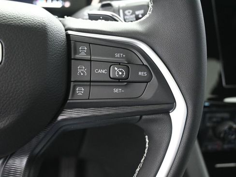 New 2025 Jeep Grand Cherokee L Altitude image 31